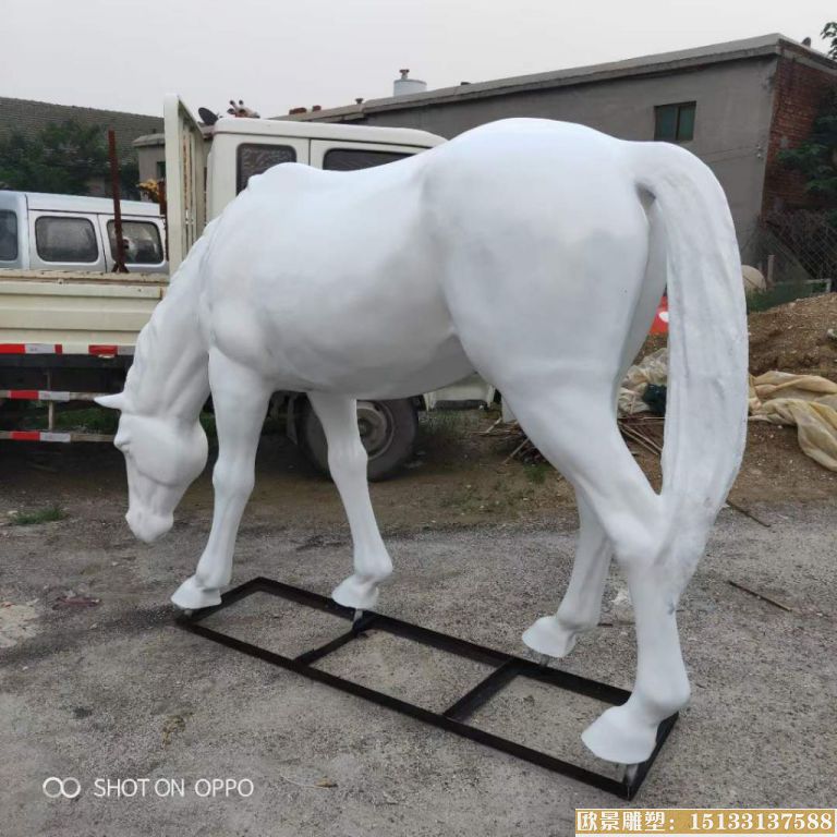 玻璃钢白色马雕塑 马雕塑定制3